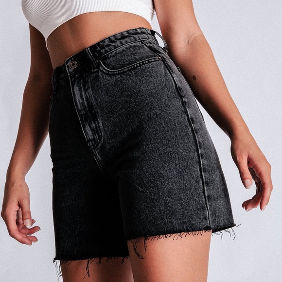 Meshki Raw Hem Longline Rigid Boyfriend Shorts - Picture 3 of 5